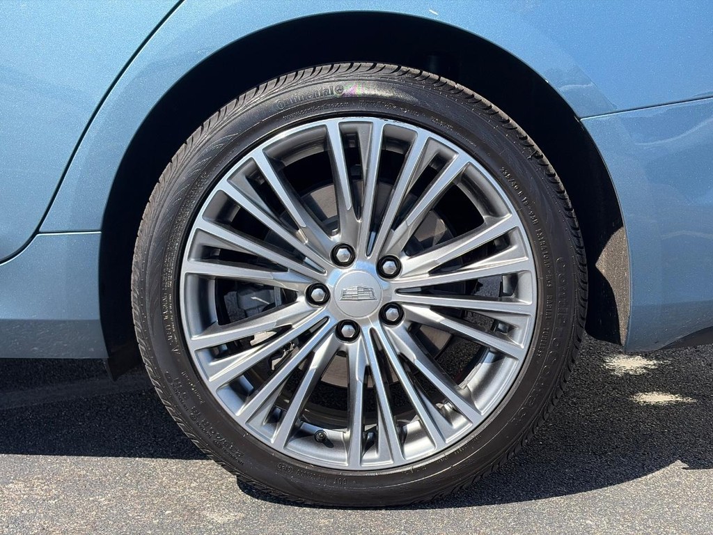 Cadillac CT4 Vehicle Full-screen Gallery Image 09