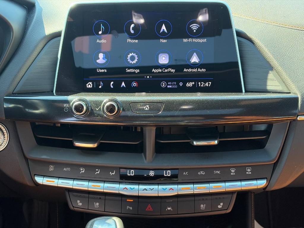 Cadillac CT4 Vehicle Full-screen Gallery Image 15