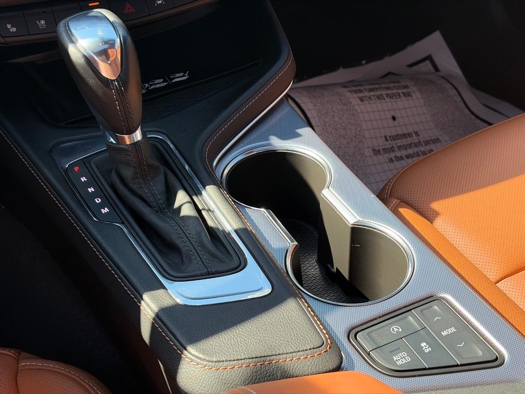 Cadillac CT4 Vehicle Full-screen Gallery Image 16