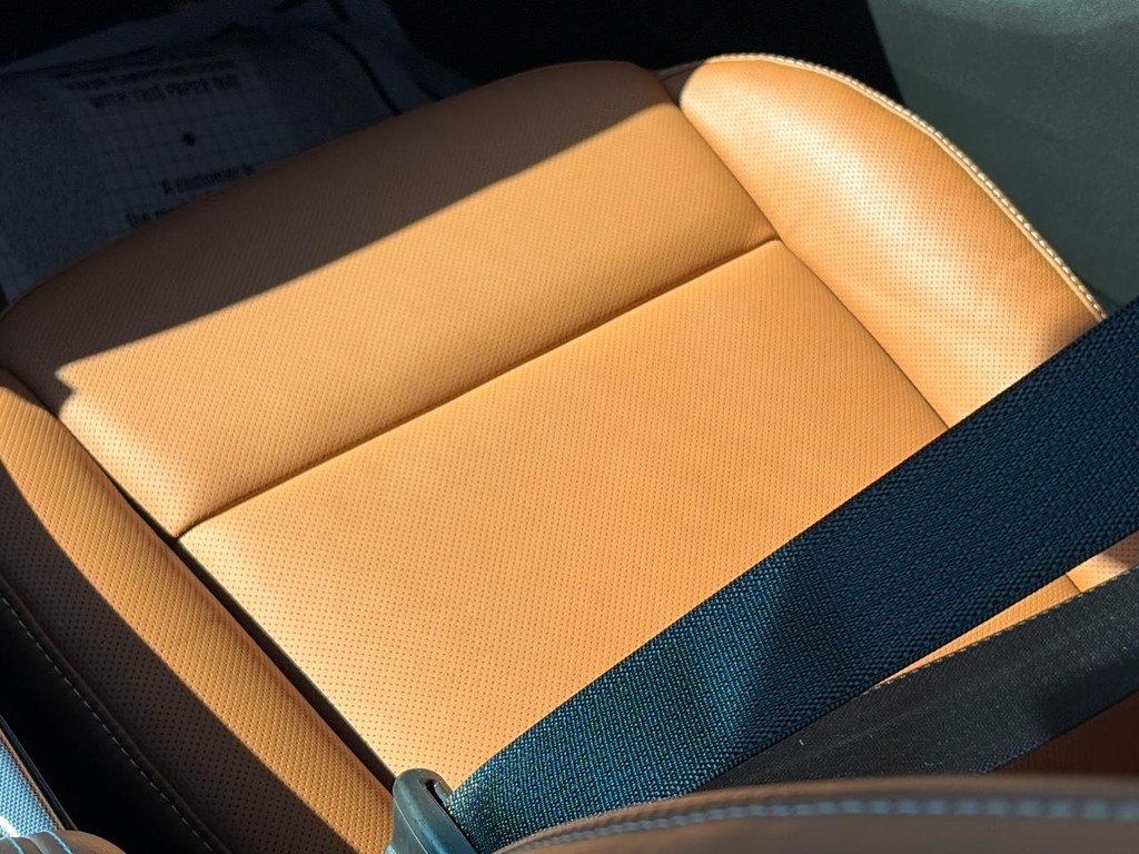 Cadillac CT4 Vehicle Full-screen Gallery Image 17