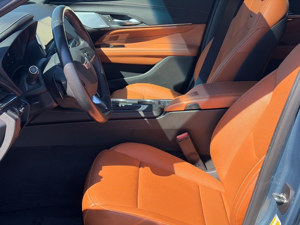 Cadillac CT4 Vehicle Full-screen Gallery Image 19