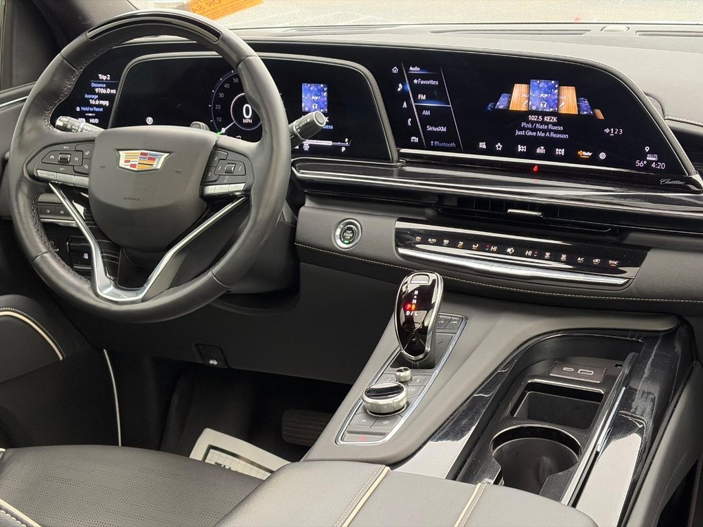 Cadillac Escalade ESV Vehicle Full-screen Gallery Image 15