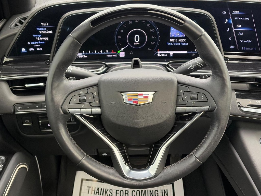 Cadillac Escalade ESV Vehicle Full-screen Gallery Image 16