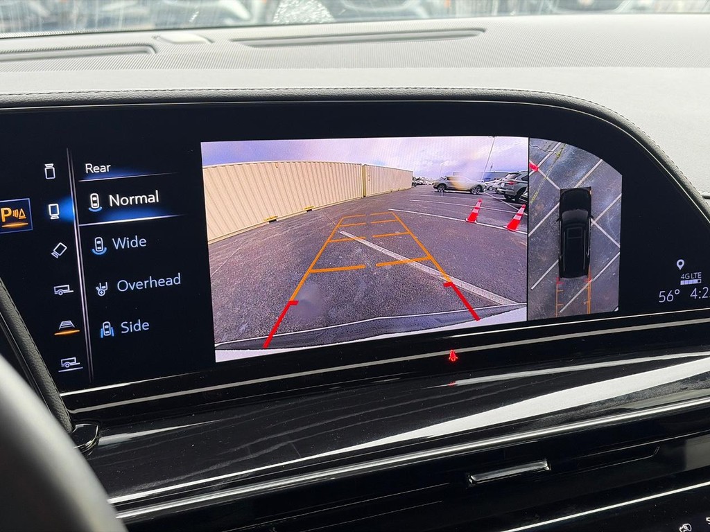 Cadillac Escalade ESV Vehicle Full-screen Gallery Image 30
