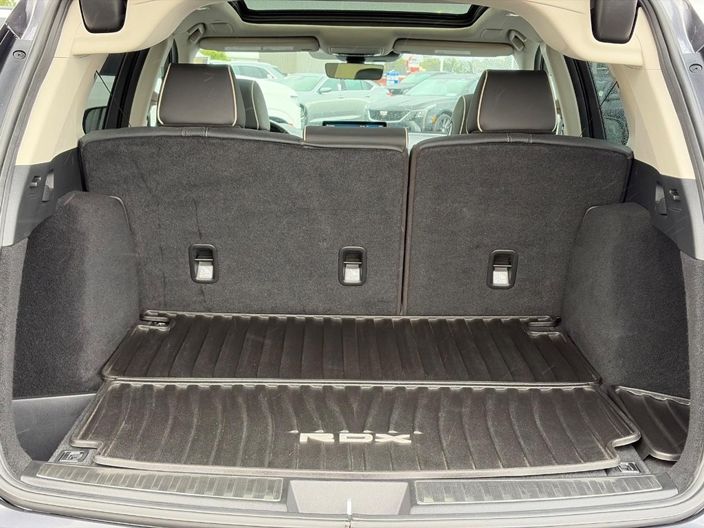 Acura RDX Vehicle Full-screen Gallery Image 05