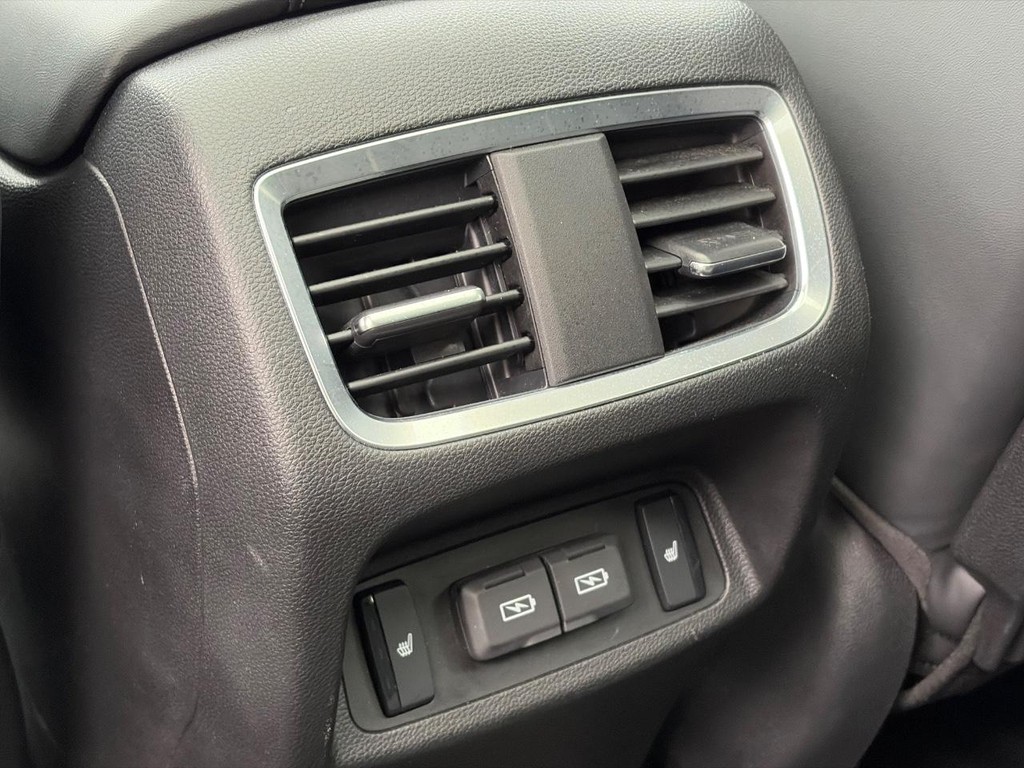 Acura RDX Vehicle Full-screen Gallery Image 12