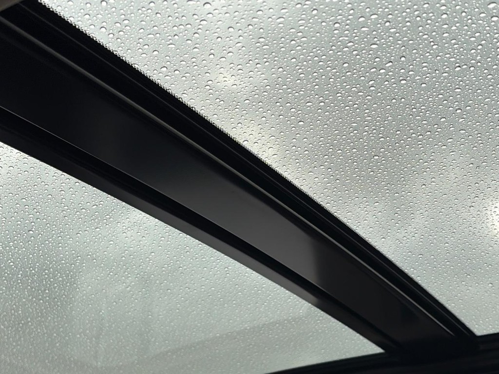Acura RDX Vehicle Full-screen Gallery Image 13