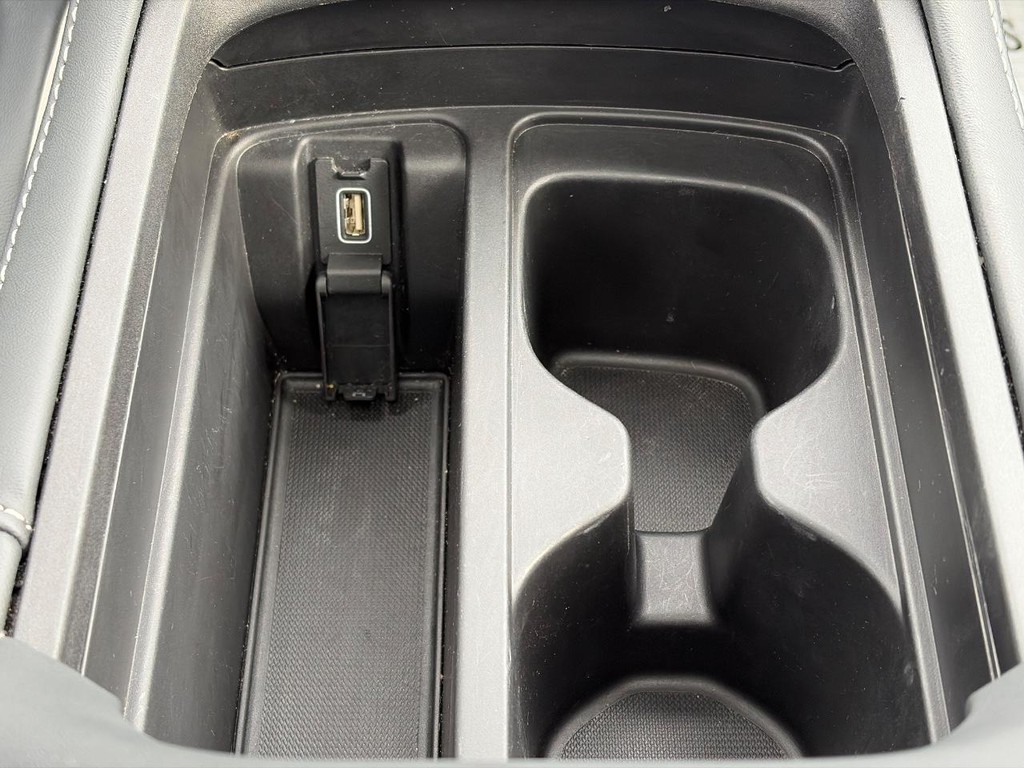 Acura RDX Vehicle Full-screen Gallery Image 18