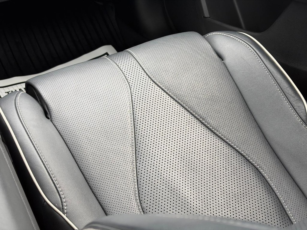 Acura RDX Vehicle Full-screen Gallery Image 19