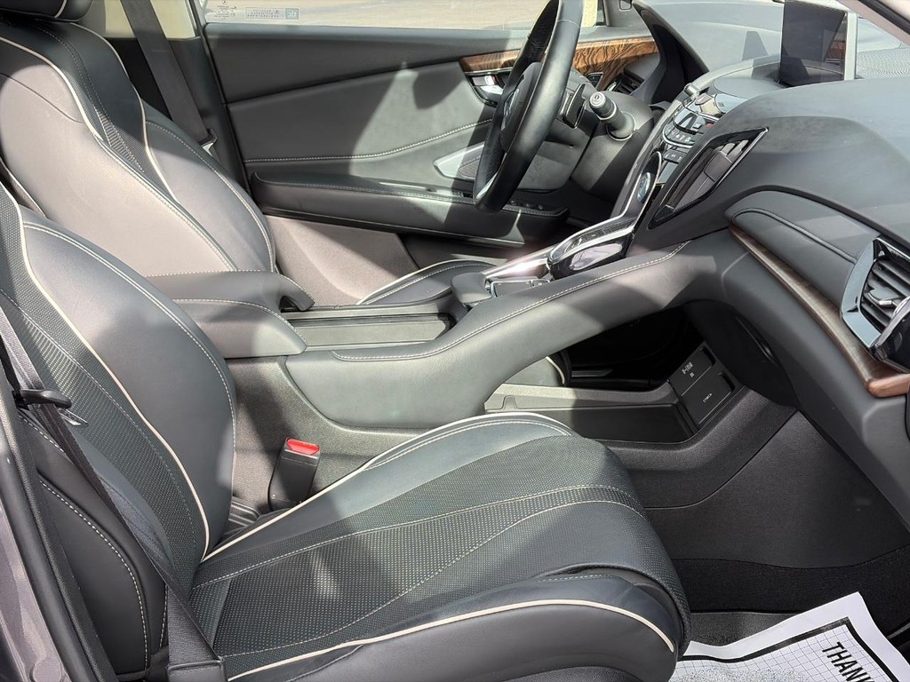 Acura RDX Vehicle Full-screen Gallery Image 21