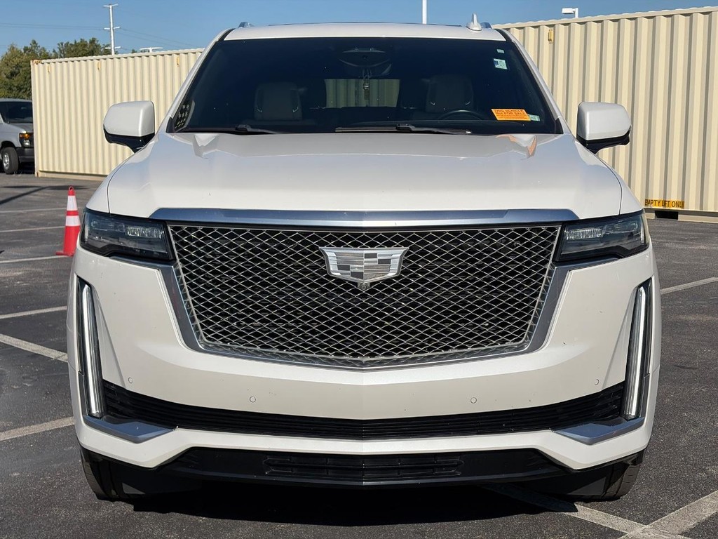 Cadillac Escalade ESV Vehicle Full-screen Gallery Image 05
