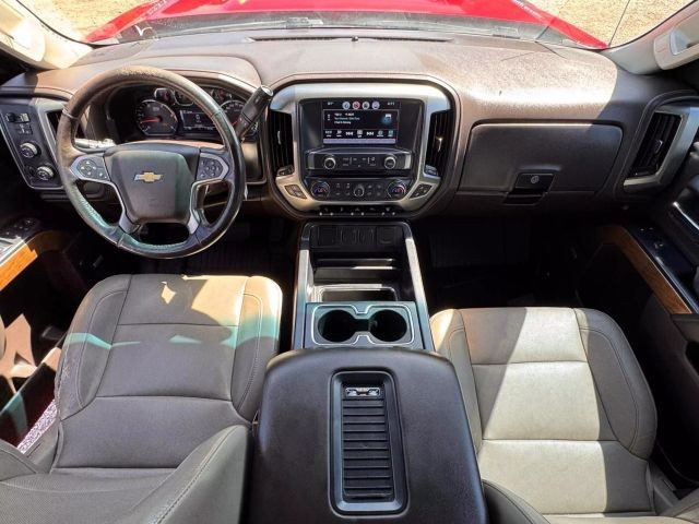 Chevrolet Silverado 3500HD Vehicle Full-screen Gallery Image 18