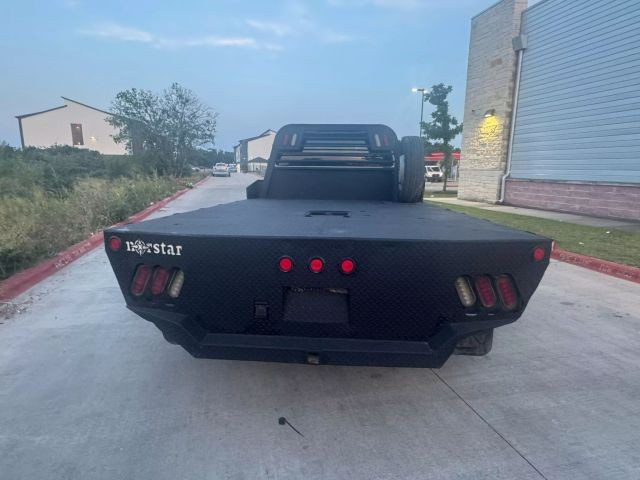 Ford Super Duty F-550 DRW Vehicle Full-screen Gallery Image 08