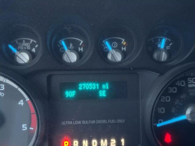 Ford Super Duty F-550 DRW Vehicle Full-screen Gallery Image 23