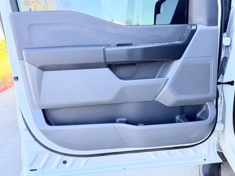 Ford F-150 Vehicle Full-screen Gallery Image 10