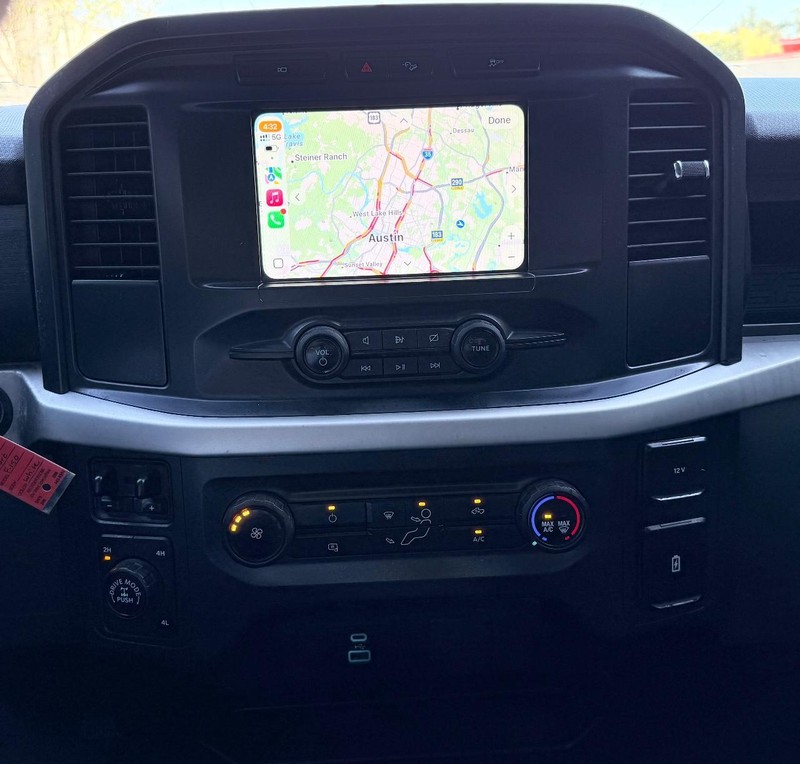 Ford F-150 Vehicle Full-screen Gallery Image 15