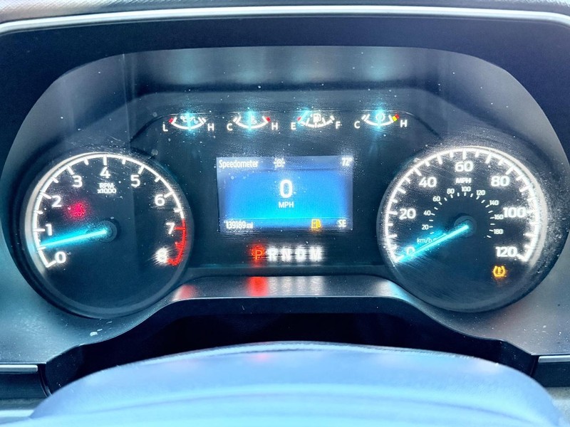 Ford F-150 Vehicle Full-screen Gallery Image 17