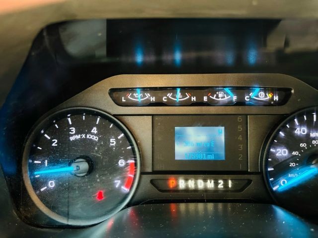 Ford Super Duty F-250 SRW Vehicle Full-screen Gallery Image 16