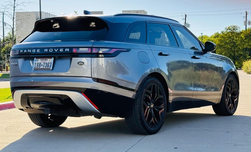 Land Rover Range Rove Vehicle Full-screen Gallery Image 06