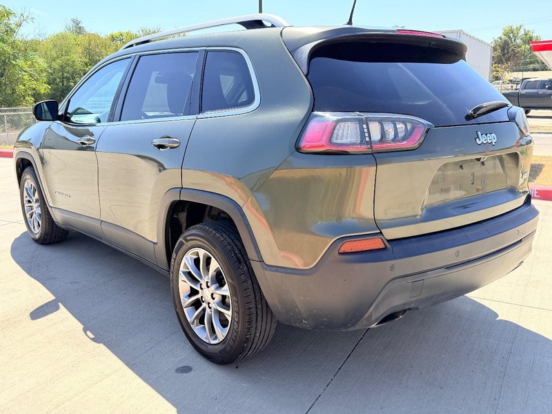 Jeep Cherokee Vehicle Full-screen Gallery Image 04