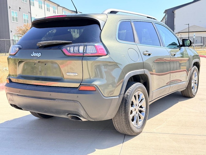Jeep Cherokee Vehicle Full-screen Gallery Image 06