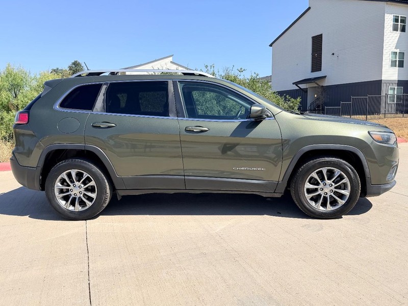 Jeep Cherokee Vehicle Full-screen Gallery Image 07