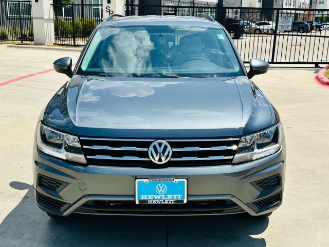 Volkswagen Tiguan Vehicle Full-screen Gallery Image 02