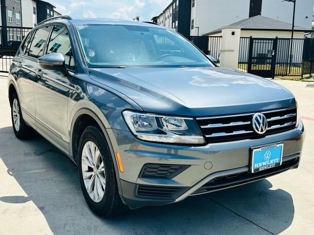 Volkswagen Tiguan Vehicle Full-screen Gallery Image 03