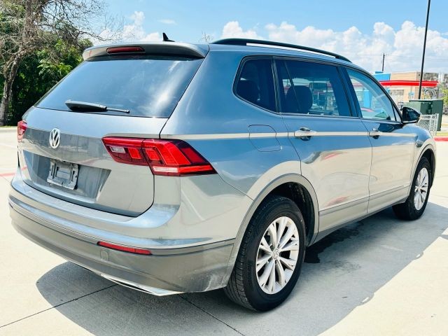 Volkswagen Tiguan Vehicle Full-screen Gallery Image 05