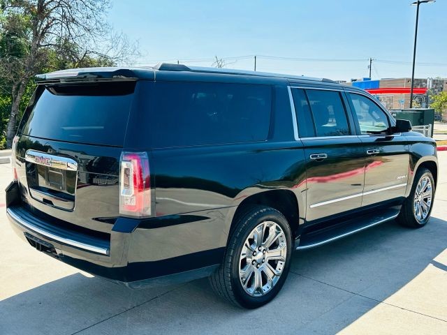 GMC Yukon XL Vehicle Full-screen Gallery Image 06