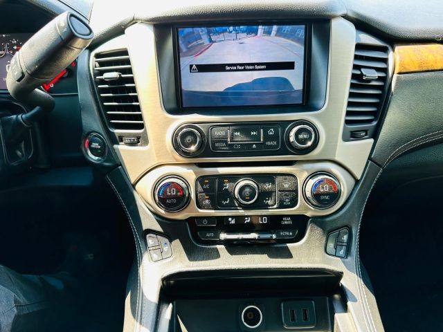 GMC Yukon XL Vehicle Full-screen Gallery Image 14