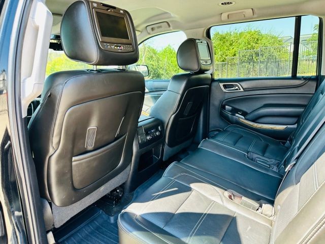 GMC Yukon XL Vehicle Full-screen Gallery Image 16