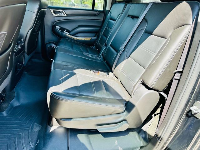 GMC Yukon XL Vehicle Full-screen Gallery Image 17