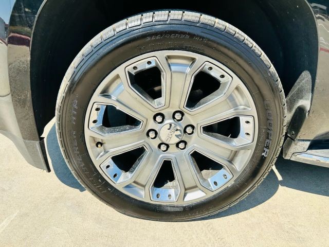 GMC Yukon XL Vehicle Full-screen Gallery Image 22