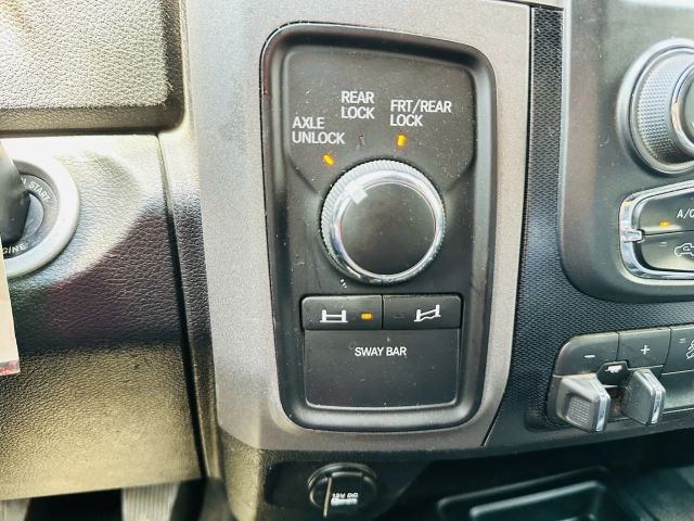 Ram 2500 Vehicle Full-screen Gallery Image 15