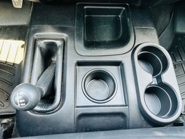 Ram 2500 Vehicle Full-screen Gallery Image 16