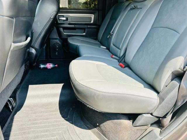 Ram 2500 Vehicle Full-screen Gallery Image 19