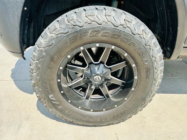 Ram 2500 Vehicle Full-screen Gallery Image 23