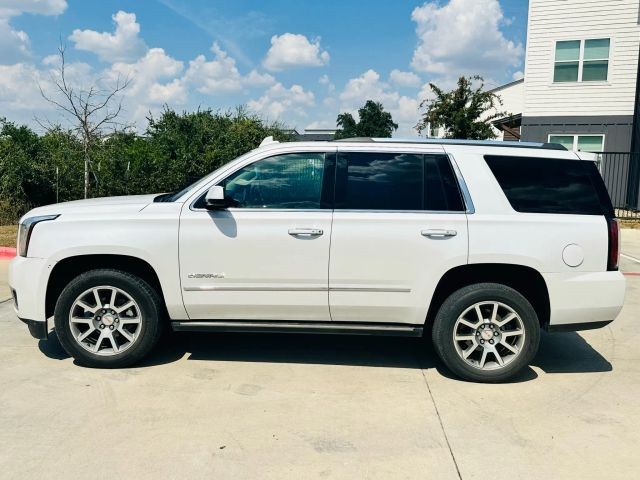 GMC Yukon Vehicle Full-screen Gallery Image 03