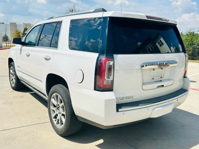 GMC Yukon Vehicle Full-screen Gallery Image 04