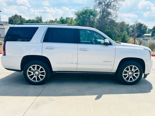 GMC Yukon Vehicle Full-screen Gallery Image 07