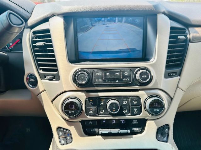 GMC Yukon Vehicle Full-screen Gallery Image 14