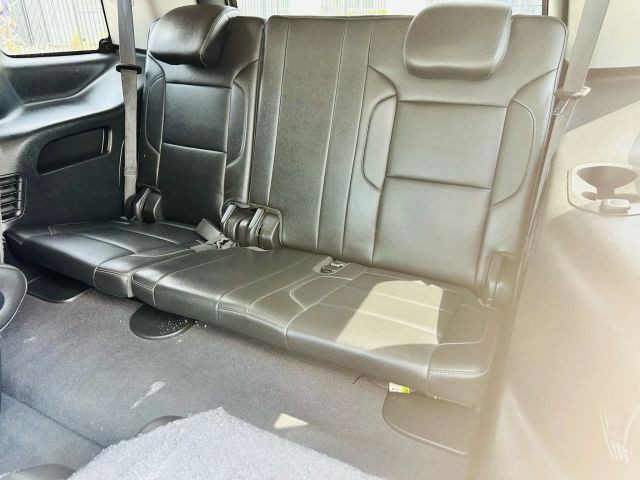 Chevrolet Tahoe Vehicle Full-screen Gallery Image 21