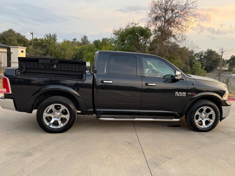 Ram 1500 Vehicle Full-screen Gallery Image 06