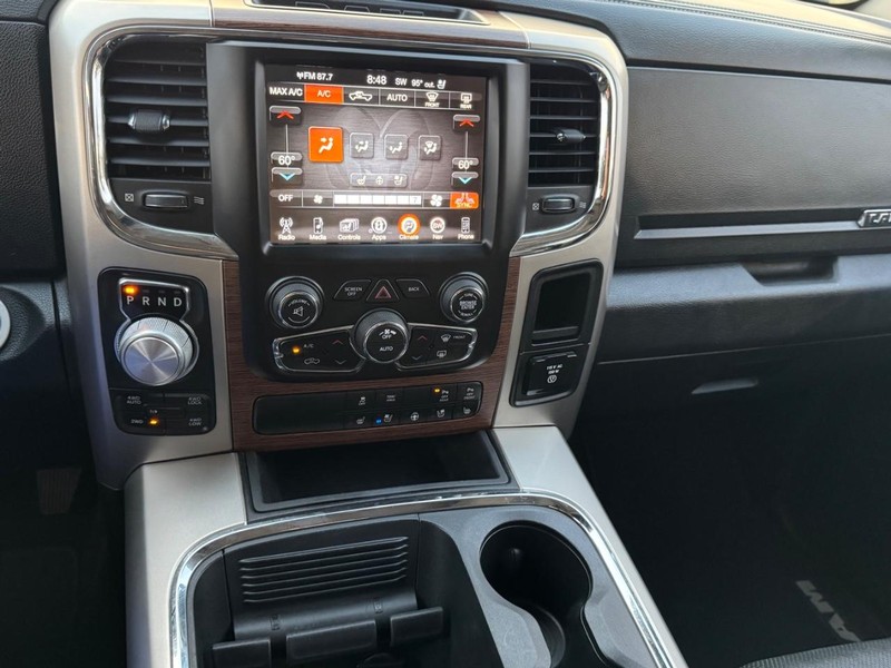 Ram 1500 Vehicle Full-screen Gallery Image 14