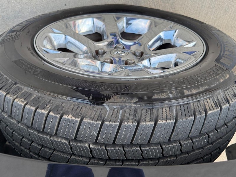 Ram 1500 Vehicle Full-screen Gallery Image 21