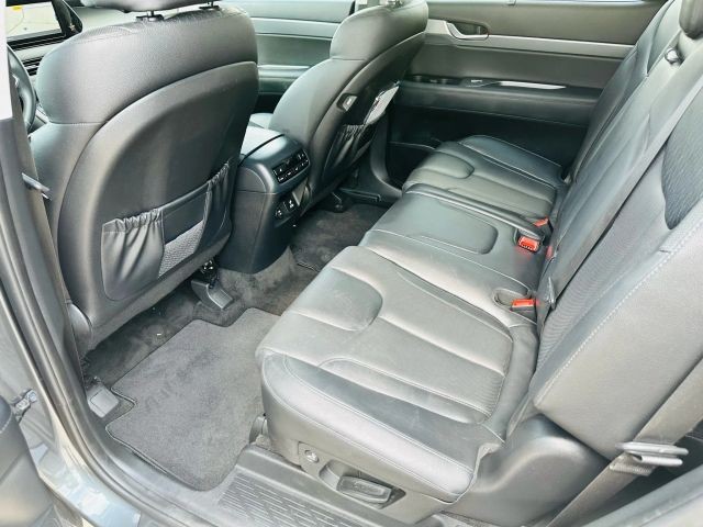 Hyundai Palisade Vehicle Full-screen Gallery Image 18