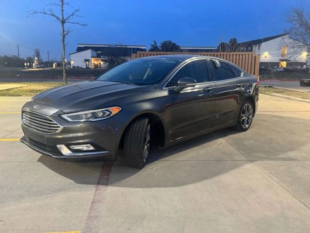 Ford Fusion Vehicle Full-screen Gallery Image 03