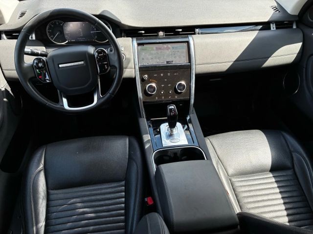 Land Rover Discovery Sport Vehicle Full-screen Gallery Image 06
