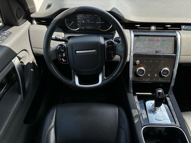 Land Rover Discovery Sport Vehicle Full-screen Gallery Image 07